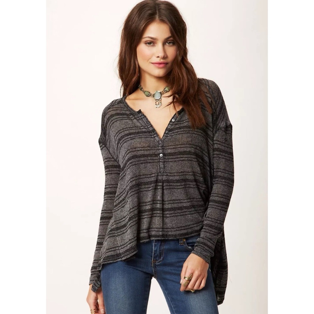 We The Free People Gray Hacci Henley Striped Asymmetrical Top Sweater S/4 Small